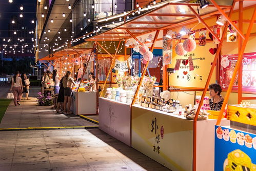 组图 市民夜市购物休闲 点燃临沂 夜经济